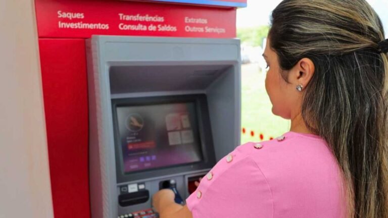 Prefeitura antecipa salários de 9.318 servidores com folha de R$ 58 milhões