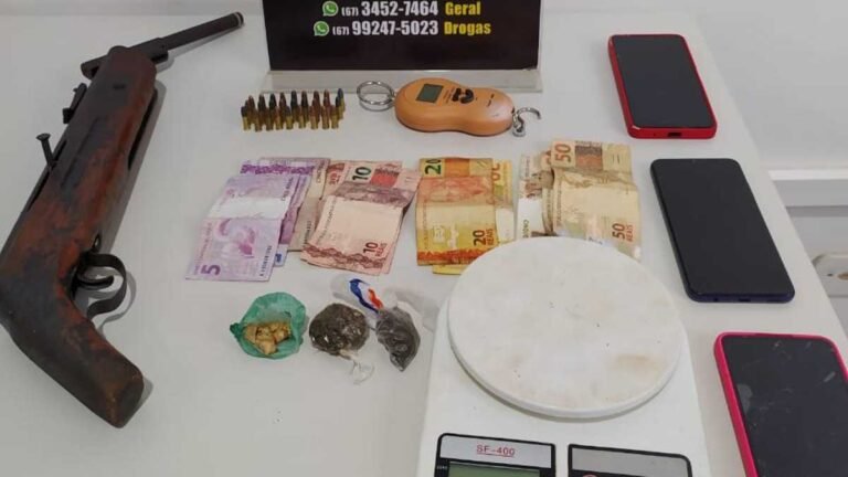Polícia Civil fecha ponto de venda de drogas, apreende arma, munições e prende duas pessoas