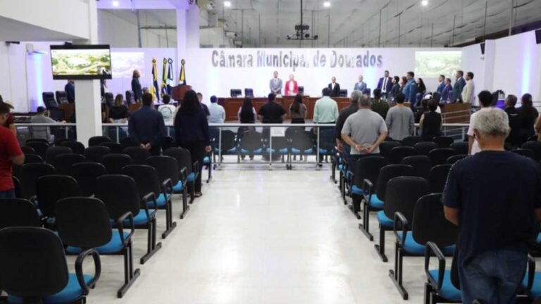 Vereadores de Dourados aprovam 14 projetos de lei na 28ª sessão ordinária