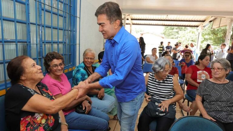 Mulheres no Centro Dorcelina Folador são homenageadas pela prefeitura
