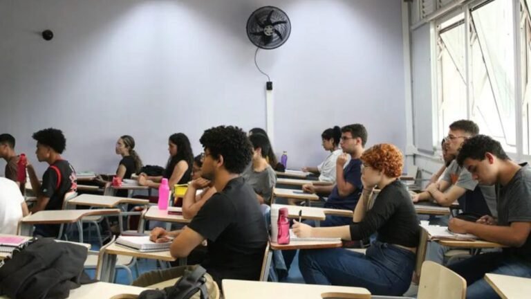 Veja como a nota do Enem dá acesso ao ensino superior e como pedir isenção da taxa de inscrição