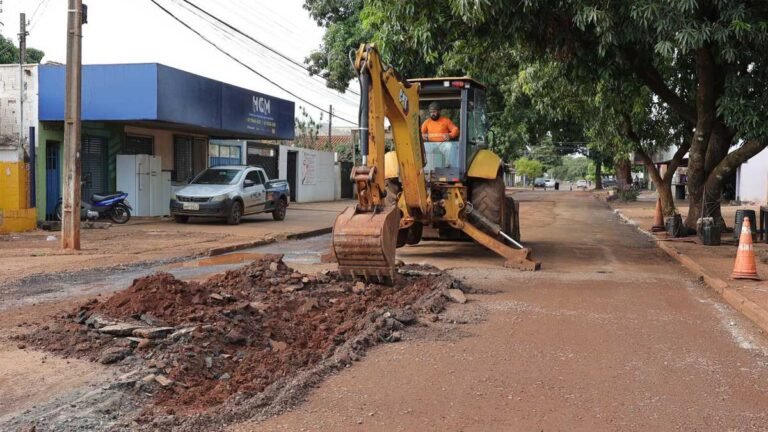 Prefeitura aproveita trégua da chuva para acelerar serviços de tapa-buraco