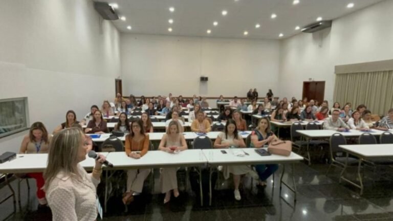 Fortalecer práticas e qualificação da gestão são foco de oficina técnica da assistência farmacêutica promovida pela SES