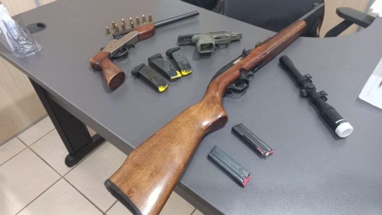 Militar do Exército é preso suspeito por violência psicológica contra ex e tem armas e munição apreendidas