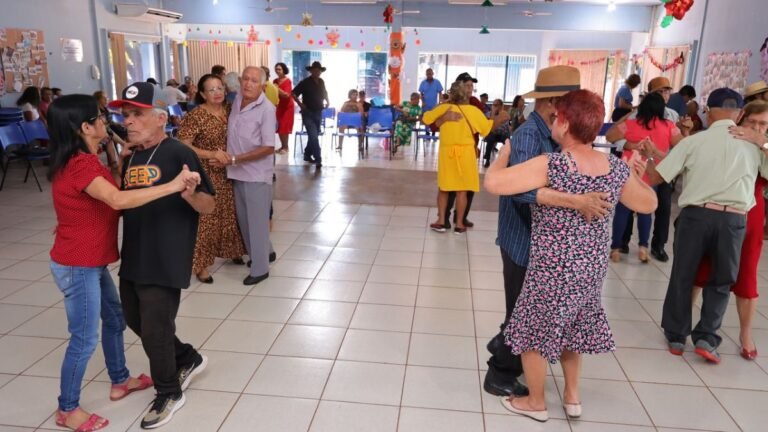 Bailão da terceira idade marca retomada das atividades no Parque das Nações I