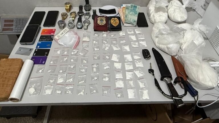 Quatro pessoas são presas em flagrante e mais de 15 kg de drogas apreendidas durante operação 