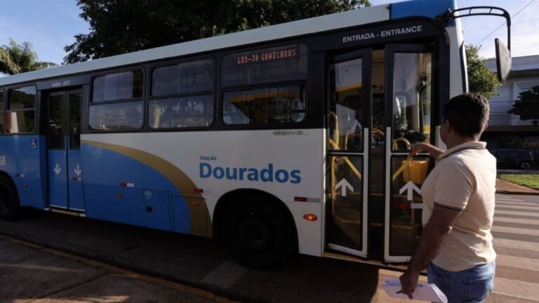 Passagem de ônibus é reduzida de R$ 3,25 para R$ 3,00 e estudantes pagarão R$ 1,00