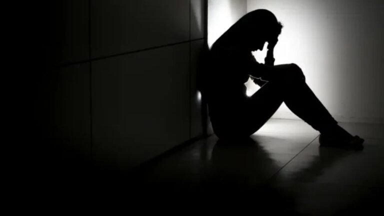 Governo promove capacitação para prevenir suicídios e acolher adolescentes em sofrimento emocional