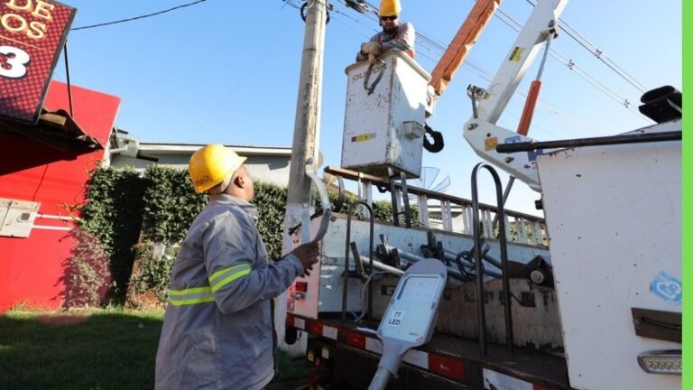Prefeitura avança com instalação de luminárias de LED nas principais vias
