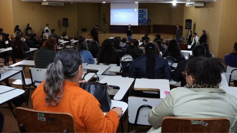 Prefeitura faz capacitação sobre inteligência emocional para profissionais de saúde
