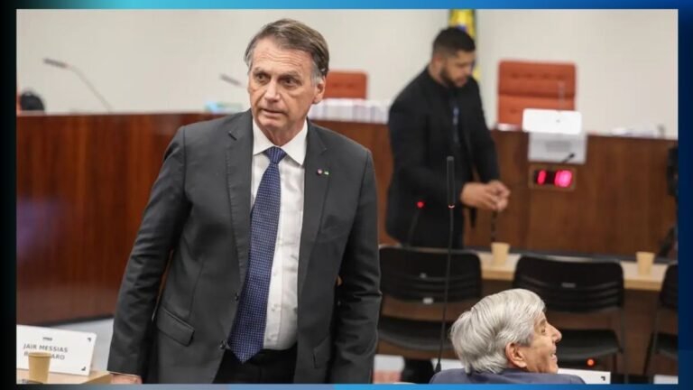 PF cumpre mandados na casa de Jair Bolsonaro; ex-presidente usará tornozeleira eletrônica