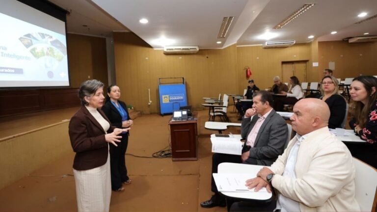 Prefeitura e Sebrae debatem Programa Cidade Inteligente com secretarias municipais
