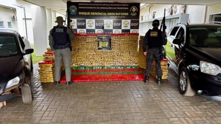 Ação conjunta entre DOF e CGPA resulta na apreensão de veículos carregados com quase 2,2 toneladas de drogas em Ponta Porã