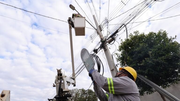 Iluminação de LED chega ao BNH 4º Plano e modernização avança em Dourados