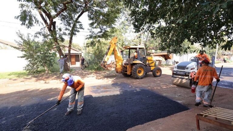 Prefeitura leva serviço de recuperação asfáltica para a região do Grande Flórida