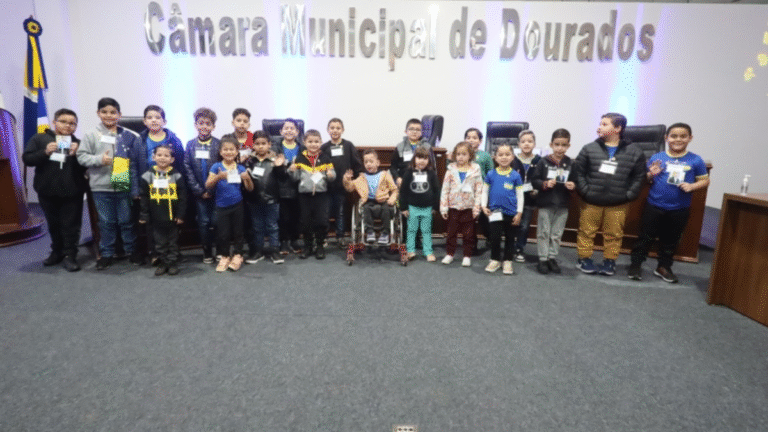 Câmara recebe alunos que vão homenagear os 90 anos de Dourados no desfile de 7 de setembro