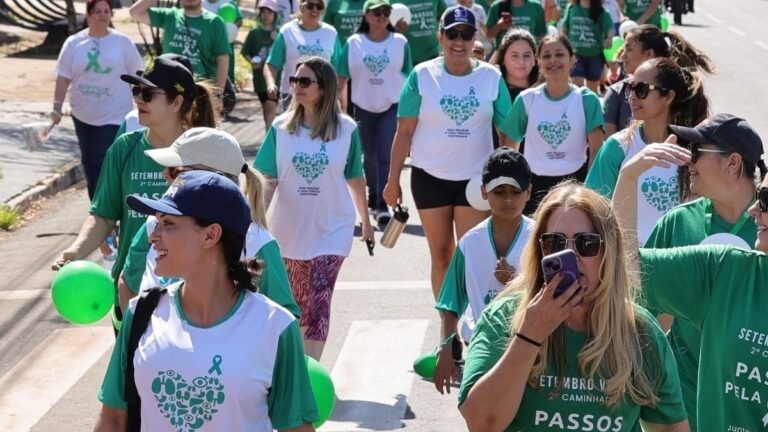 Caminhada pela Vida reúne centenas de pessoas no encerramento das campanhas de setembro