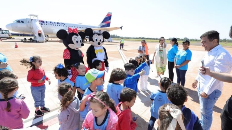 Prefeito acompanha crianças da Reme em visita ao Aeroporto de Dourados
