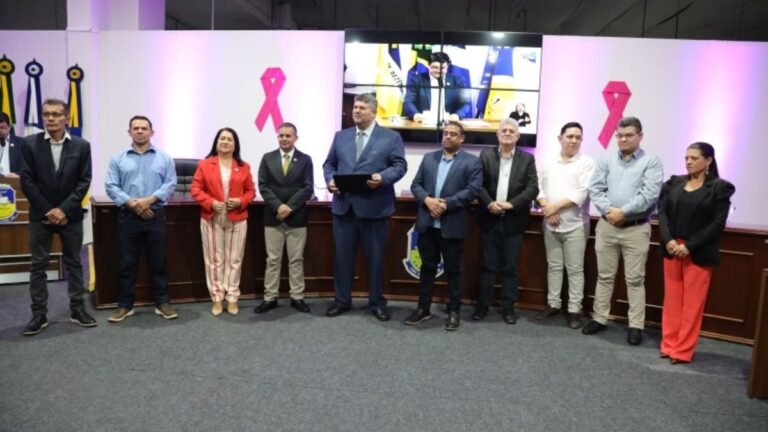 Rogério Yuri celebra educadores em Sessão Solene na Câmara Municipal
