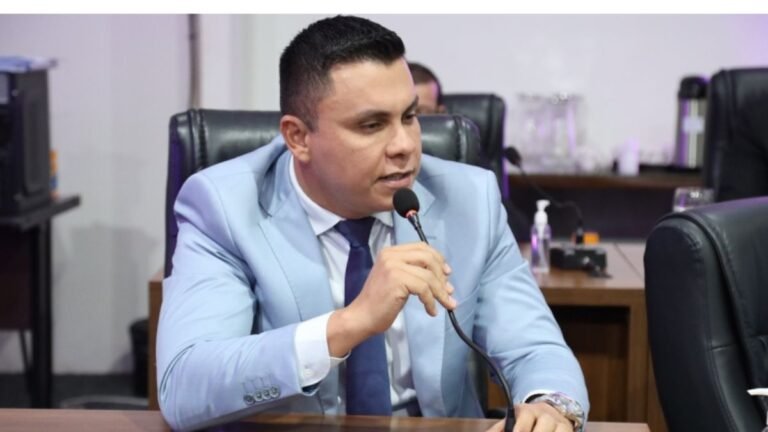 Dalton solicita reforma urgente do ginásio de esportes de Vila Macaúba