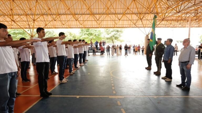 Junta de Serviço Militar e 4ª Brigada entregam certificados para reservistas de Dourados