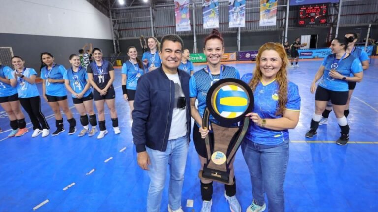 Prefeitura premia os campeões do voleibol nos Jogos Abertos de Dourados 