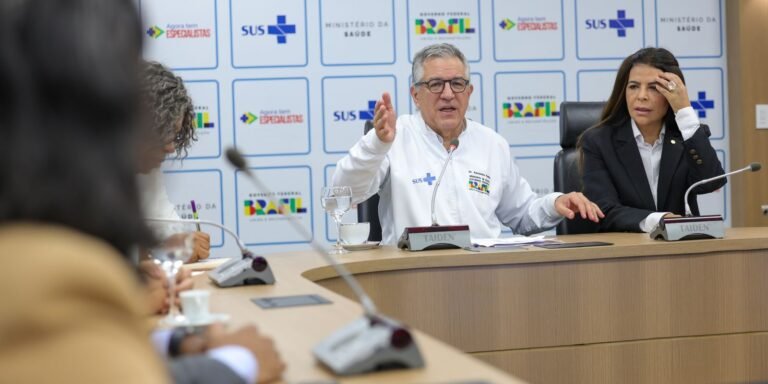 Ministério da Saúde anuncia aquisição de 1,8 milhão de doses contra o vírus sincicial (VSR)
