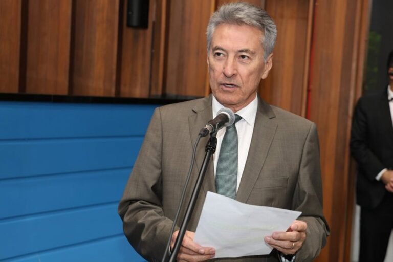 ALEMS entrega Medalha Tom do Pantanal “Arara Azul” em homenagem ao Dia do Músico