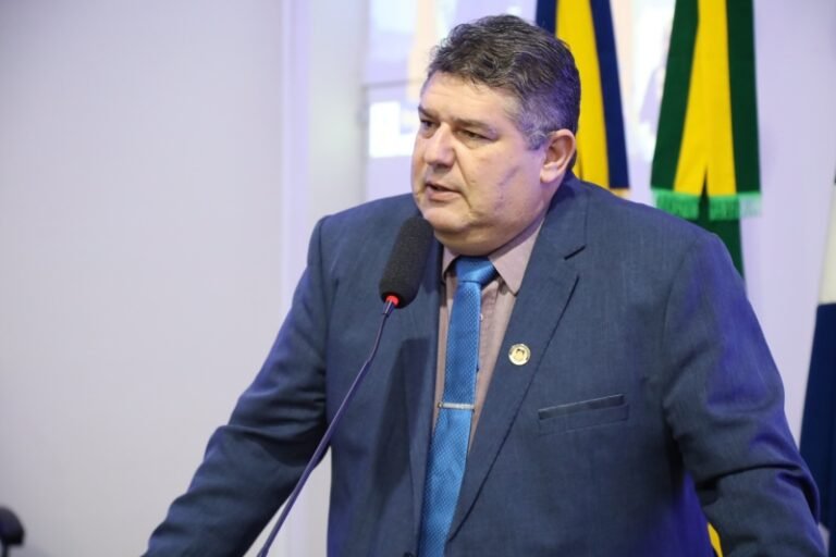 Rogério Yuri cobra ações emergenciais em iluminação e infraestrutura durante sessão da Câmara