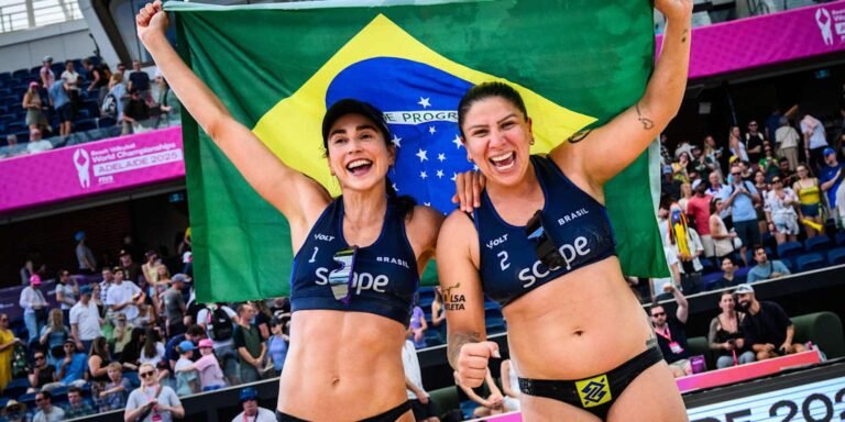 Carol Soberg e Rebecca conquistam bronze no Mundial de vôlei de praia