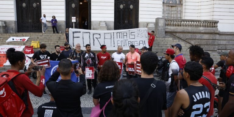 Entregadores protestam contra nova modalidade de trabalho imposta pelo iFood