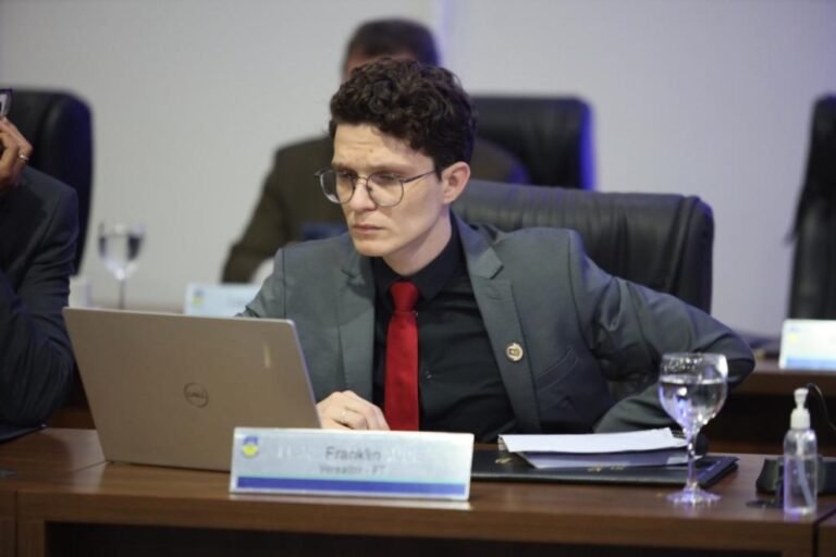 Franklin denuncia fila de 1.500 pacientes esperando por colonoscopia em Dourados