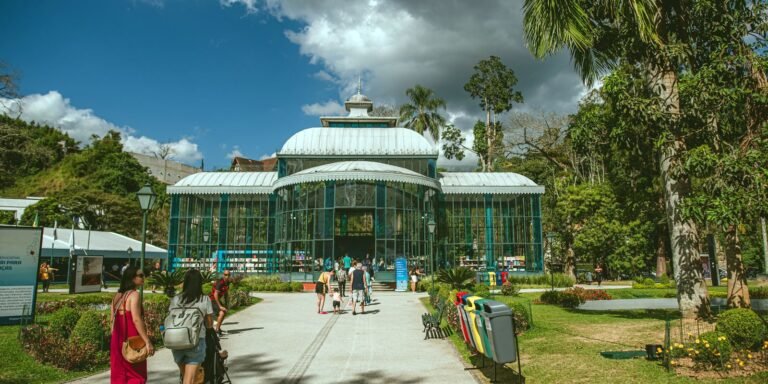 Flipetrópolis presta homenagem a Antônio Torres, romancista do sertão