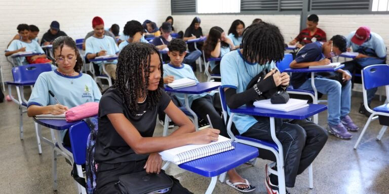 Pagamento da 10ª parcela do Programa Pé-de-meia começa nesta segunda