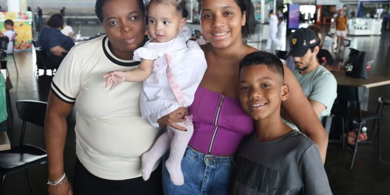 Mulheres veem o Natal como oportunidade para amenizar a saudade e reunir a família