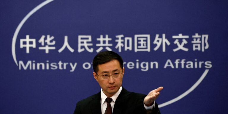China acusa os EUA de “violação grave” por interceptação de navios