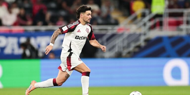 Em busca da final, Flamengo mede forças com Pyramids na Copa Intercontinental