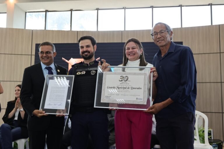 Vereadores prestam homenagem aos 30 anos da Guarda Municipal