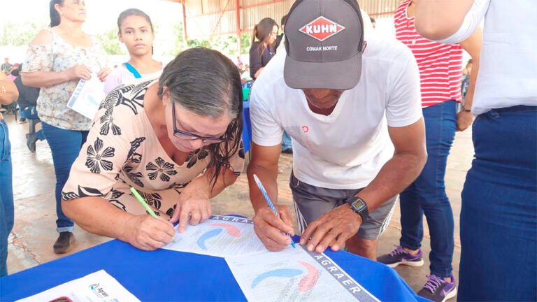 Sonora: Agraer entrega títulos de propriedade a 56 famílias após três décadas de espera