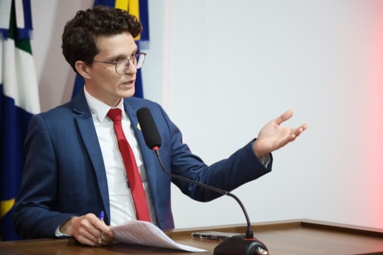 Após cobranças de Franklin, Semed publica edital com novas regras sobre evasão escolar