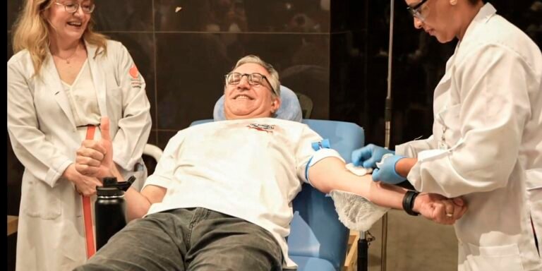 Padilha doa sangue e dá início à vacinação contra o vírus sincicial