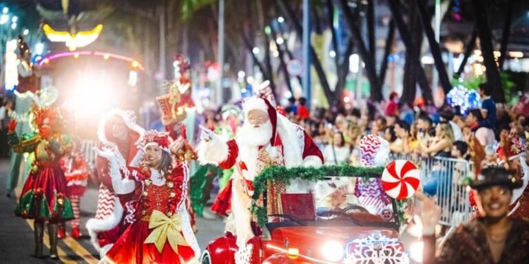 Desfile natalino em Maceió integra Papai Noel às tradições locais