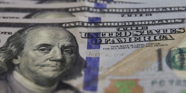 Dólar recua a R$ 5,40 após reunião do Copom e com influência do mercado externo