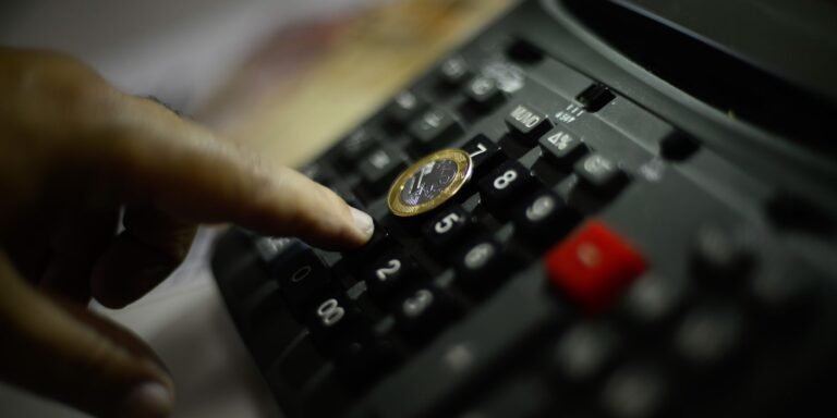 Governo Central fecha novembro com déficit de R$ 20,2 bilhões