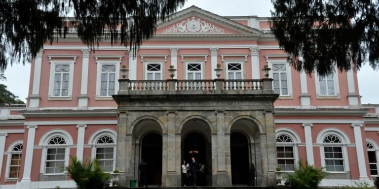 Exposição em Petrópolis celebra bicentenário de D. Pedro II
