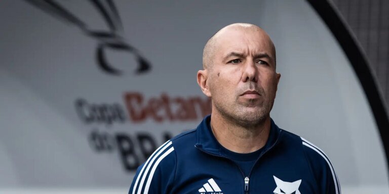 Leonardo Jardim deixa o Cruzeiro após eliminação na Copa do Brasil