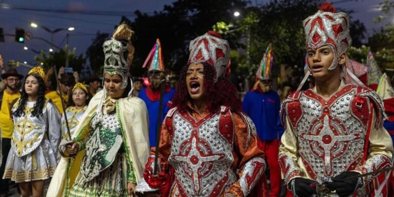 Juazeiro do Norte, cidade de Padre Cícero, torna-se referência do reisado