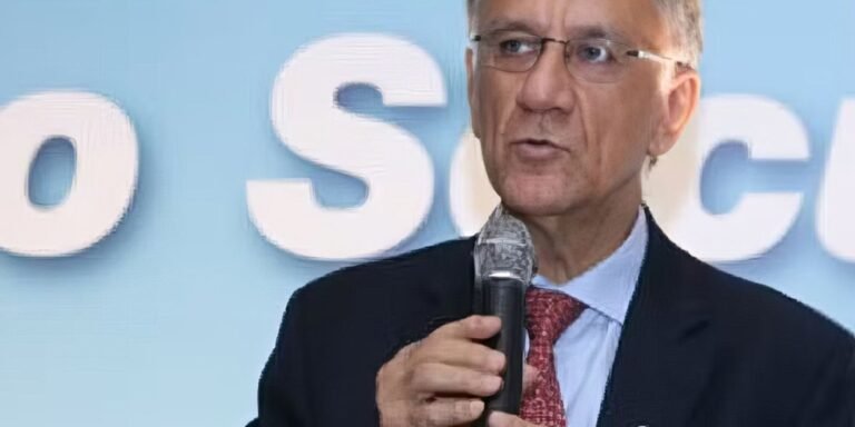 Professor e intelectual Luiz Roberto Alves morre em São Paulo