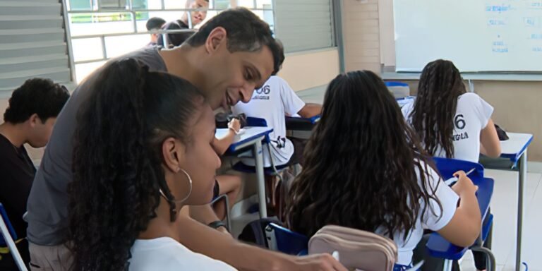 Congresso decide que professores podem acumular cargos públicos