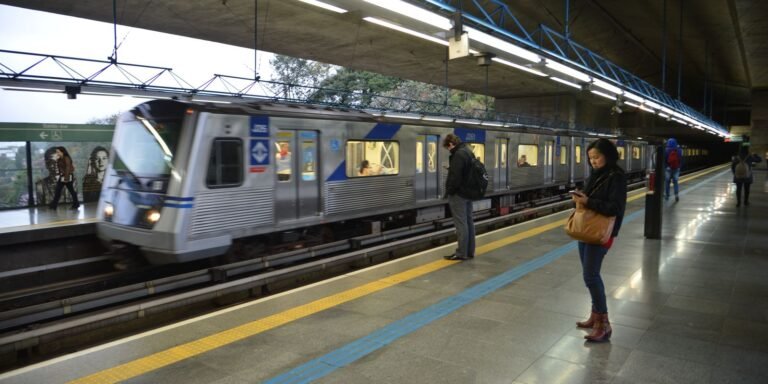 Metrô de São Paulo passa a operar 24 horas aos sábados